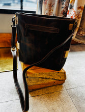 Load image into Gallery viewer, Boston Shoulder Bag