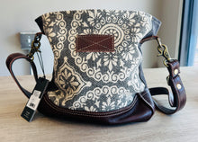 Load image into Gallery viewer, 1900 Shoulder Bag