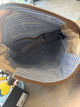 Load image into Gallery viewer, LB149 Messenger Bag