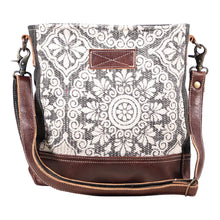 Load image into Gallery viewer, 1900 Shoulder Bag